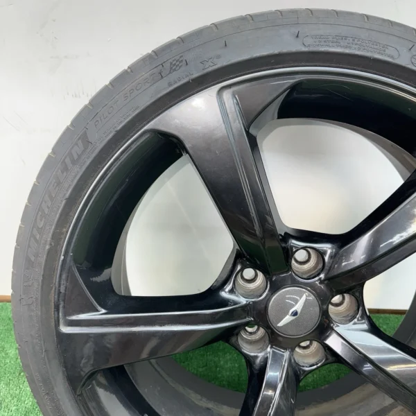 2019–2024 Genesis G70 OEM 19x8.5 5-Spoke Wheel Rim with Tyre – 52914-G9260