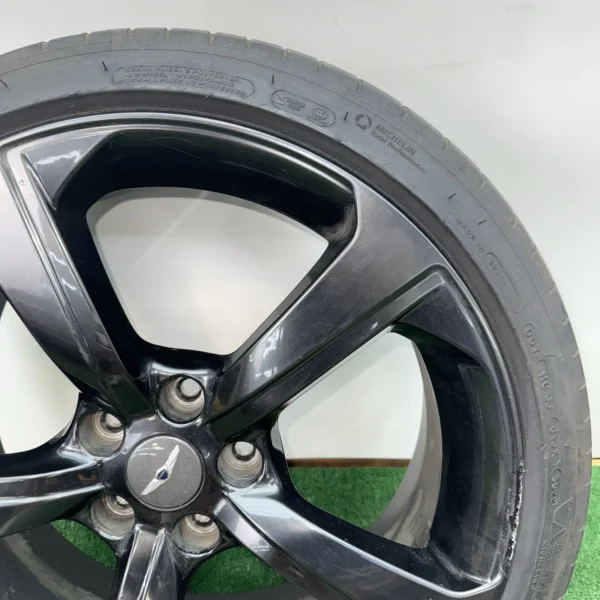 2019–2024 Genesis G70 OEM 19x8.5 5-Spoke Wheel Rim with Tyre – 52914-G9260