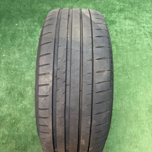 2019–2024 Genesis G70 OEM 19x8.5 5-Spoke Wheel Rim with Tyre – 52914-G9260