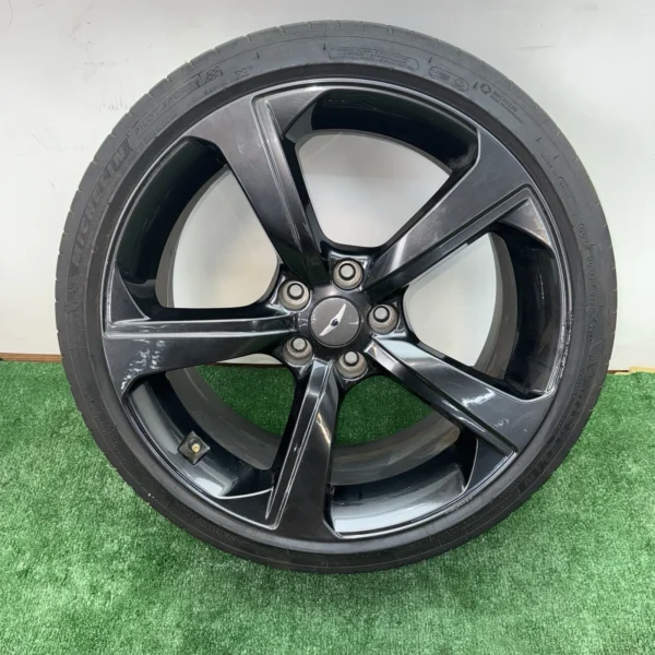 2019–2024 Genesis G70 OEM 19x8.5 5-Spoke Wheel Rim with Tyre – 52914-G9260