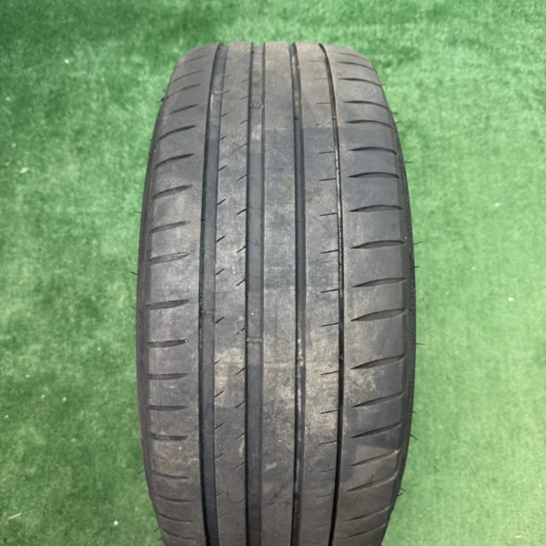 2019–2024 Genesis G70 OEM 19x8.5 5-Spoke Wheel Rim with Tyre – 52914-G9260