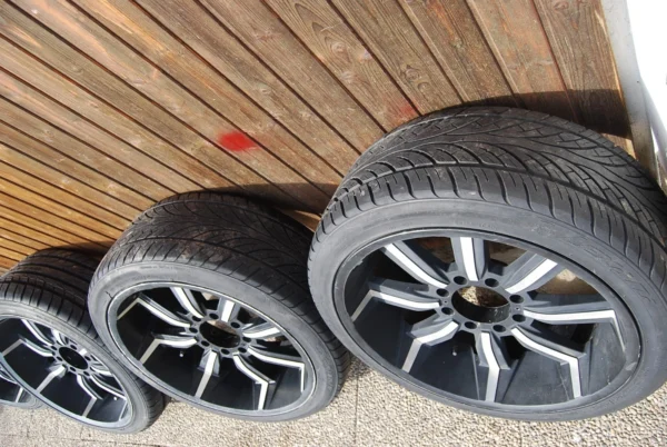 22x10 Alloy Wheels 8x165.1 PCD ET13 – Ford F-250 F-350 Dodge Ram Chevy GMC