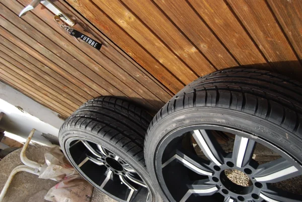 22x10 Alloy Wheels 8x165.1 PCD ET13 – Ford F-250 F-350 Dodge Ram Chevy GMC
