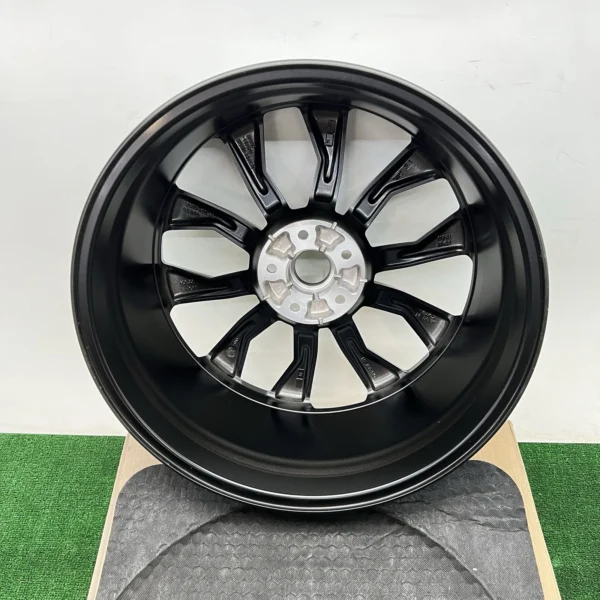 2021–2023 Kia Sorento OEM 20x8.5 Alloy Wheel Rim – 52910-R5450