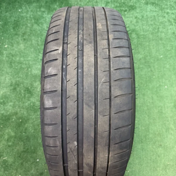 2019–2024 Genesis G70 OEM 19x8.5 5-Spoke Wheel Rim with Tyre – 52914-G9260