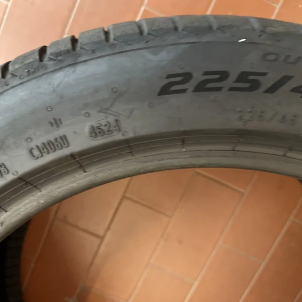 Winrun R330 225/40R18 92W Passenger Tyre